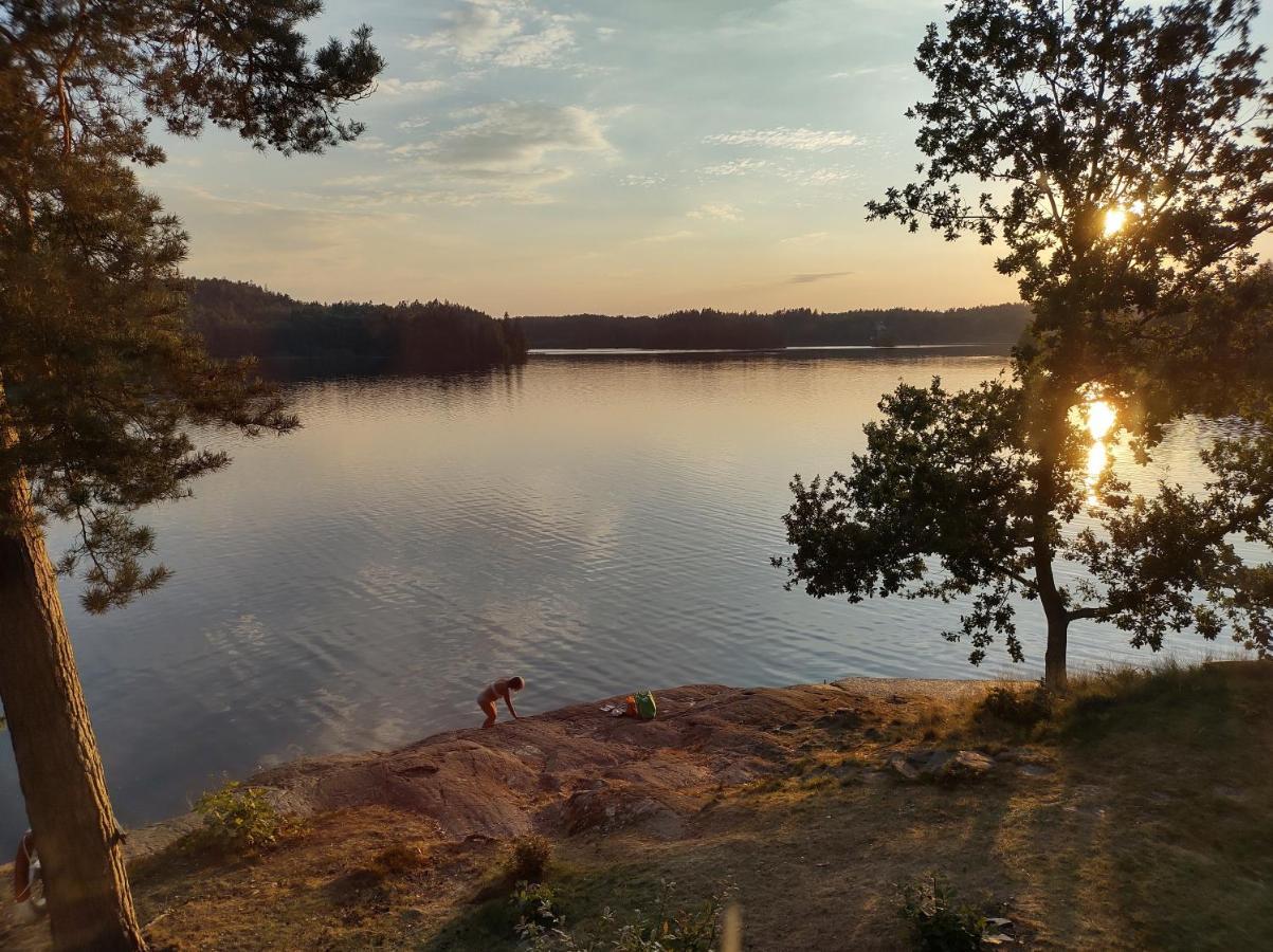 Varhaga Vandrarhem Sjuntorp Exterior foto