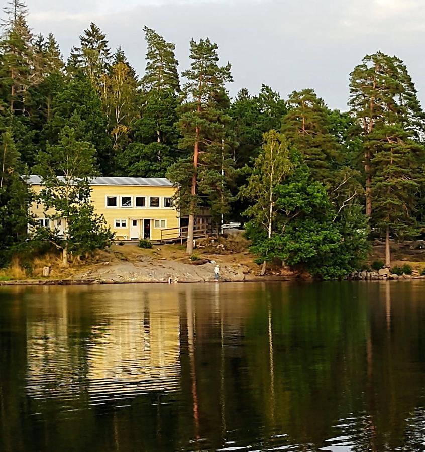 Varhaga Vandrarhem Sjuntorp Exterior foto